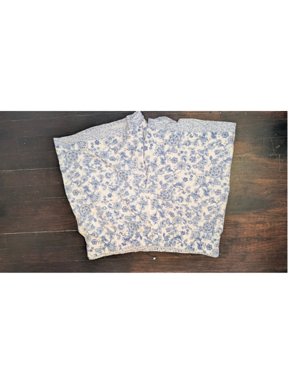 Vintage Forelli Floral Shorts Size 16 White and Blue